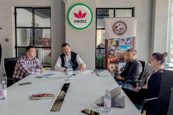 A gazdák dolgozni szeretnek, nem papírozni