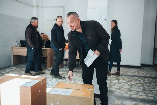 Szakács-Paál István: Ami nem hajlik, az eltörik