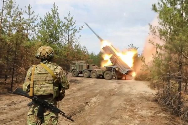 Most adnak bele mindent az oroszok