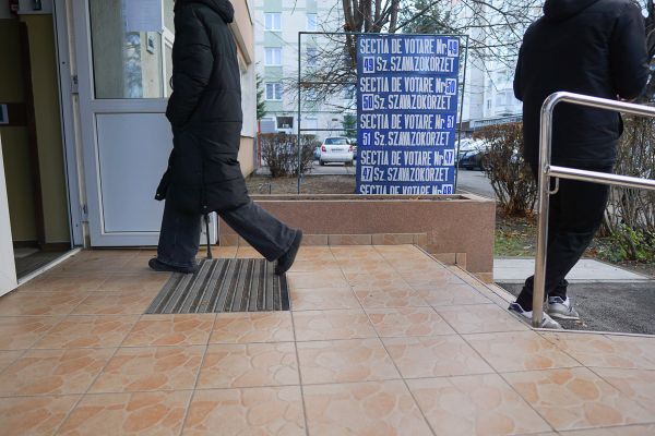Hétfőn tárgyalják a választás első fordulójának eredményeit