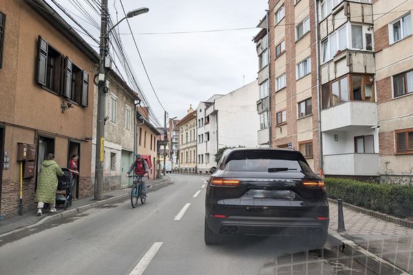 Porsche-magánparkoló nyílt a Malom utcában