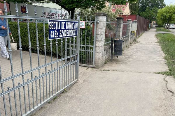 BEC: Azonnal le kell állítani a választási előkészületeket