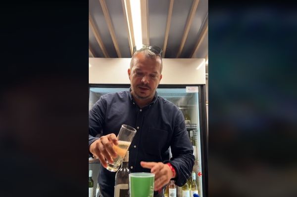 Eközben a polgármester