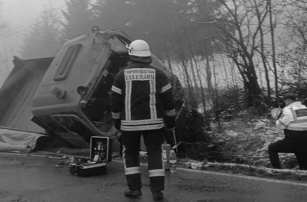 Teherautó borult az árokba Szentegyháza külterületén