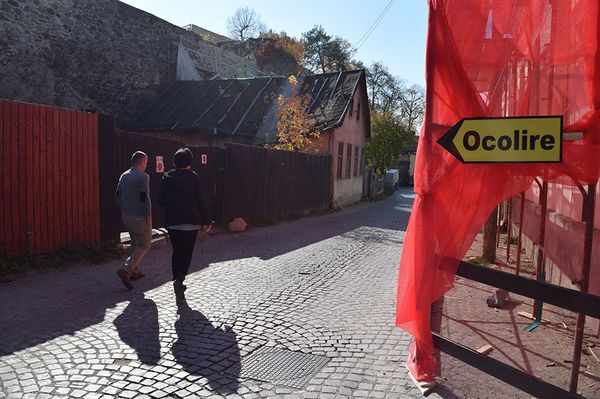 Ahol a falu a várossal találkozik, ott ékszerdobozok születnek