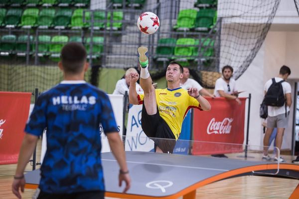 Mi adjuk az egész román válogatottat