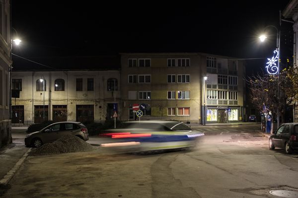 137-tel száguldozott a településen