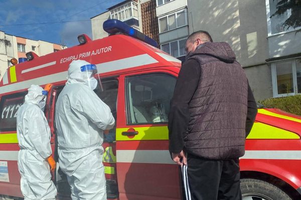 Napi kétezerre apadt a harmadik hullám