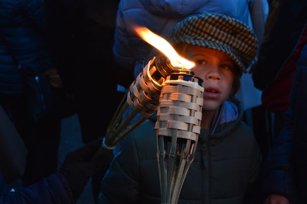 A szabadság fényeibe öltöztetik a templomokat