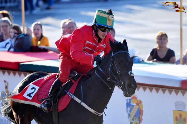 A Hősök terén vágtázott a farkaslaki