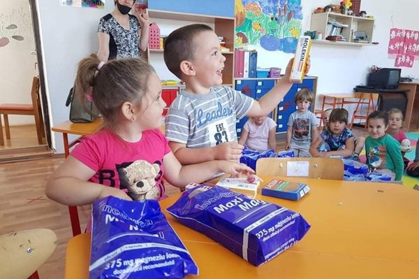 A Gondviselés beadja a vitamint