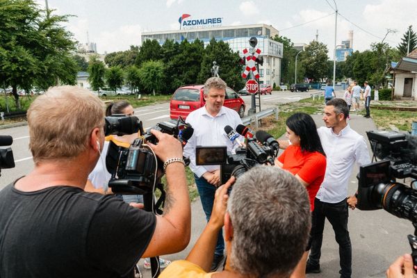 Mi legyen veled, Azomureș?