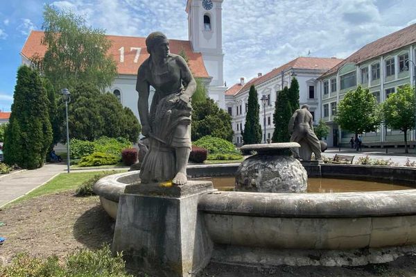 Ismered az Aratónő atyját?