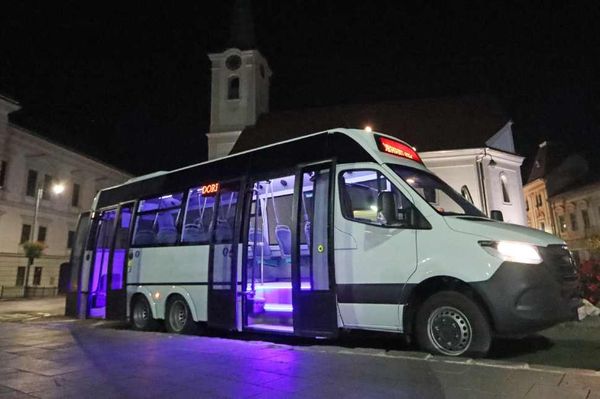 Megjött az első új városi busz!
