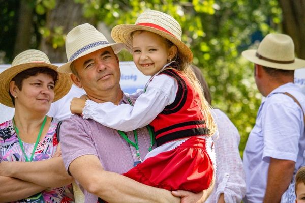 Isten áldja a Szejkén!