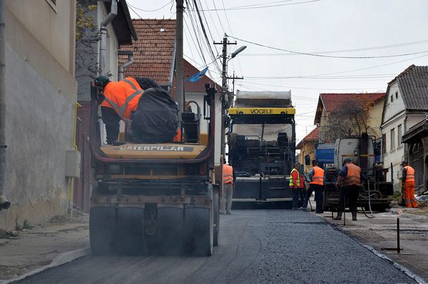 Befejezik a félbehagyott aszfaltozást