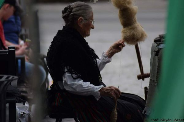 Kézműves karácsonyi ajándékokat szeretnél?