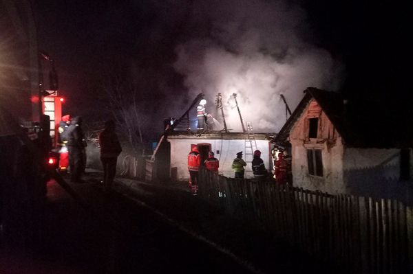 Halálos tűzeset Nagykadácsban, leégett ház Szenterzsébeten