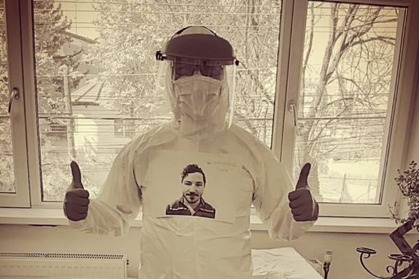 Hogy lássák a betegek az orvos arcát