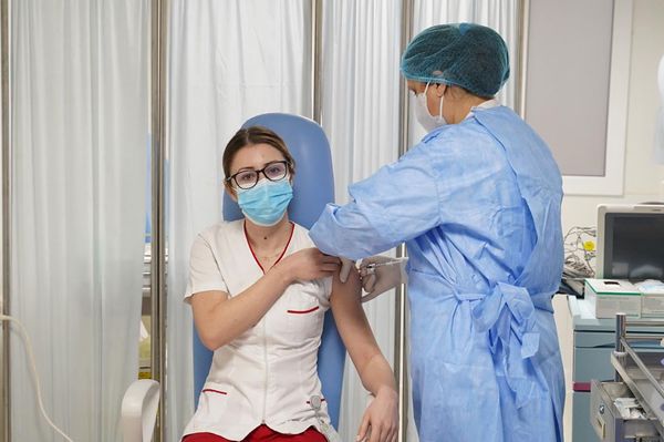 Majdnem ezren kapták meg a vakcinát