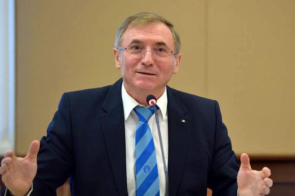 Nem indokolt a főügyész menesztése