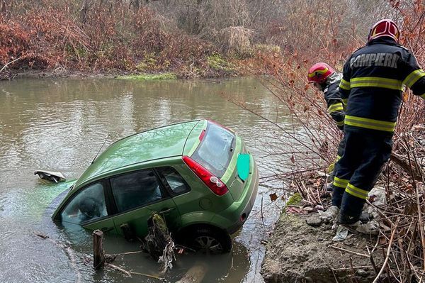 A Küküllőbe zuhant egy autó