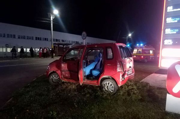 Mentővel ütközött a személyautó
