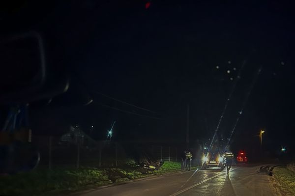 Árokba borult autójával az ittas sofőr