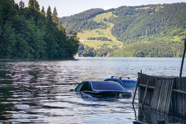 Beindult a békási kocsimosó
