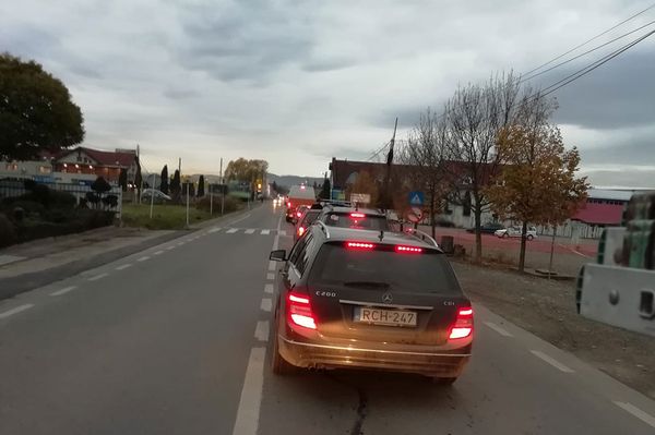 A Google is látja, meddig ér a bethlenfalvi dugó