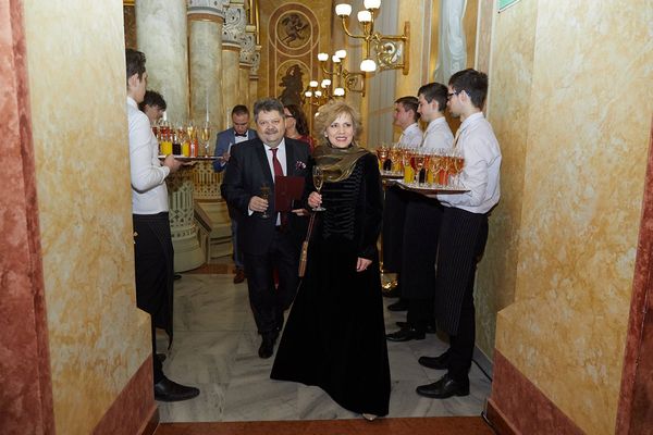 Kíváncsi vagy, mire mennyit költ Szász Jenő intézete?