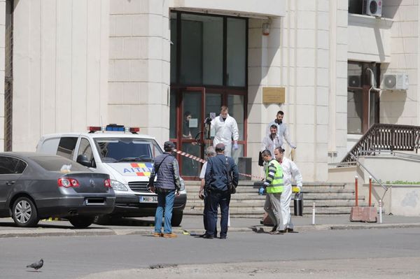 Levetette magát a legfőbb ügyészség épületéről
