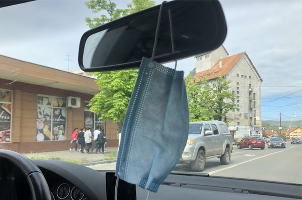 Kötelező az utcai maszkviselés Fenyéd egy részén