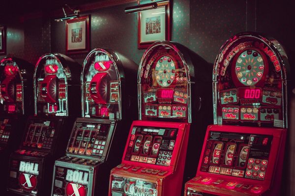 A cél, hogy a szerencsejáték-cégek Romániában adózzanak