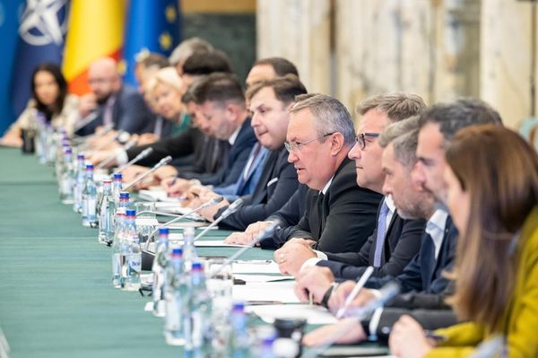 A kormány azt vizsgálja, min spórolhat, az USR szerint kamuznak