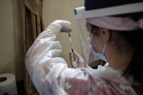 Anafilaxiás sokkot kapott egy nő az oltás után