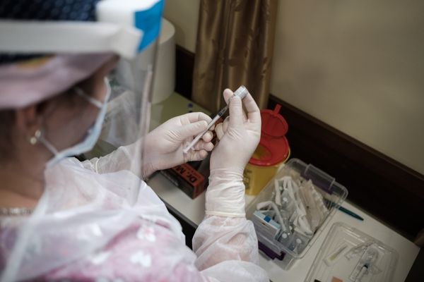 Szerdán érkezik a Moderna első 14 ezer adag vakcinája