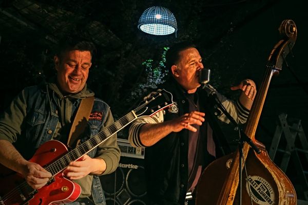 Kockás inget elő, rockabilly-re fel