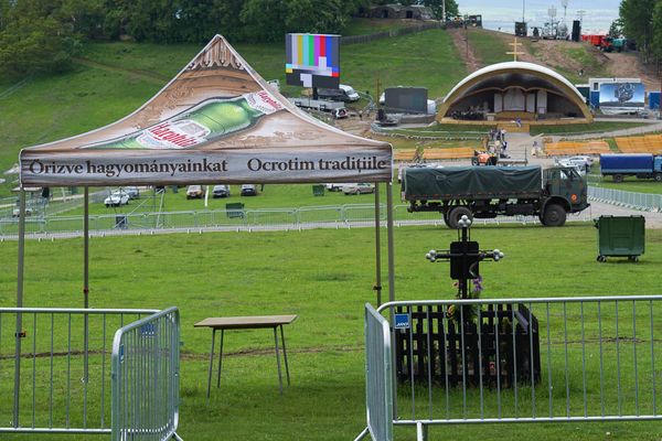 Így néz ki a gettósított csíksomlyói nyereg