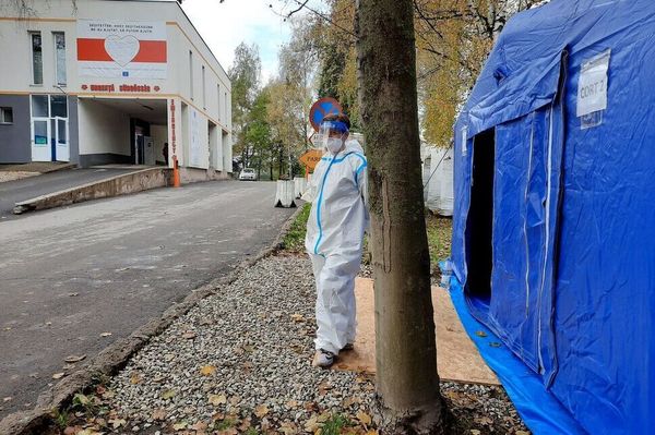 Egy időre felfüggeszti a krónikus esetek műtéteit a megyei kórház