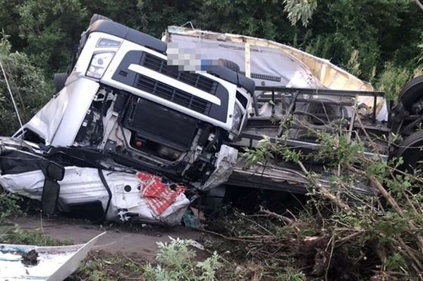 Húsz tonna csoki zuhant az Oltba