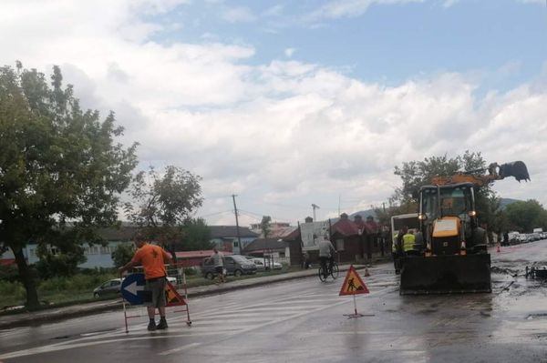 Csőtörés miatt zárták le a Bethlen Gábor utca egy szakaszát