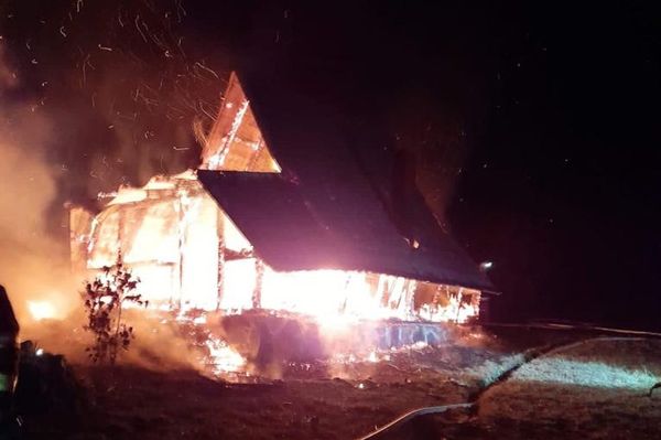 Kigyúlt egy ház Homoródfürdőn