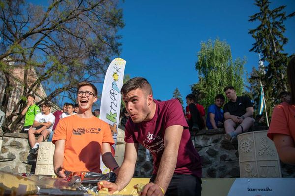 Amíg tudsz kiabálni, nincs tele a szád