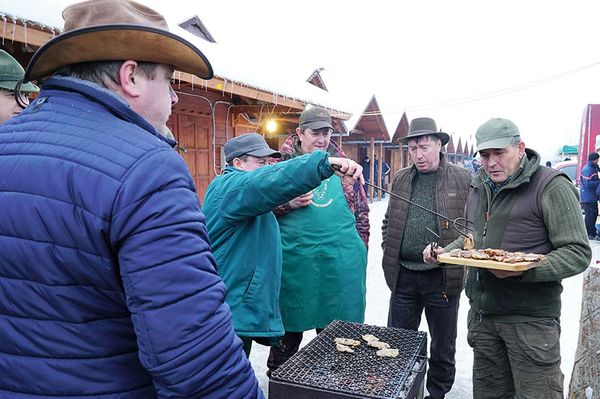Összecsapnak a motorosok és a malac-szomorítók