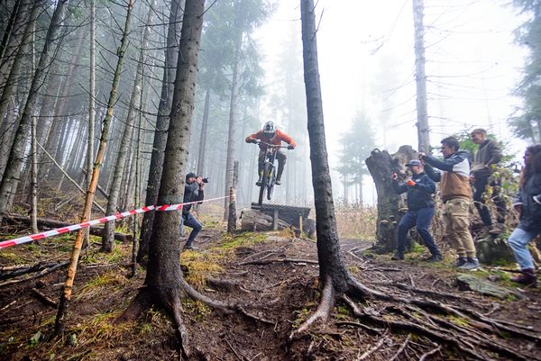 Izzottak a féktárcsák fent a Hargitán