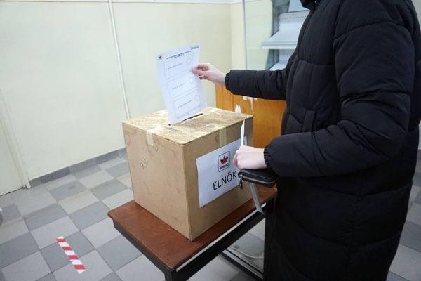 A szavazólapok harmada fogyott el 16 óráig