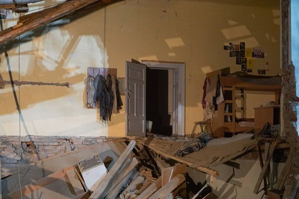 Mély kómában van a súlyosan sérült lány