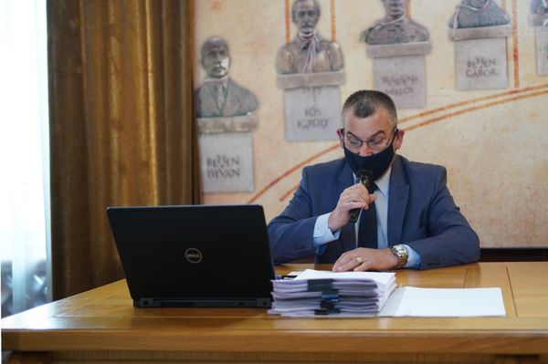 Gálfi: Nem hagyhatjuk, hogy egy bizonyos család tagjai bármit megtehessenek (videó)