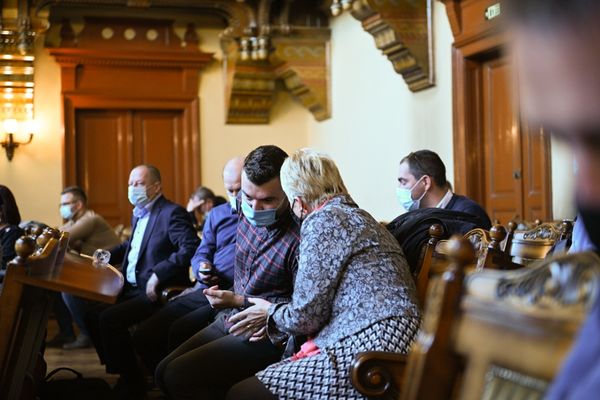 Élő közvetítés az októberi rendkívüli tanácsülésről